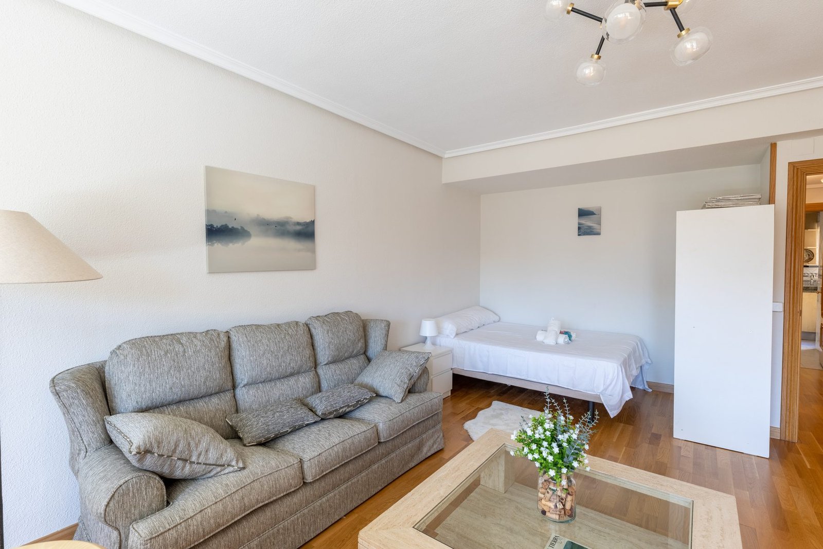 Estancia amplia y luminosa de una vivienda gestionada por Verantia